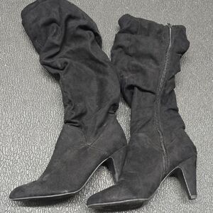 Black Suede Slouch Knee-High Heeled Boots - Classic Women's Fashion